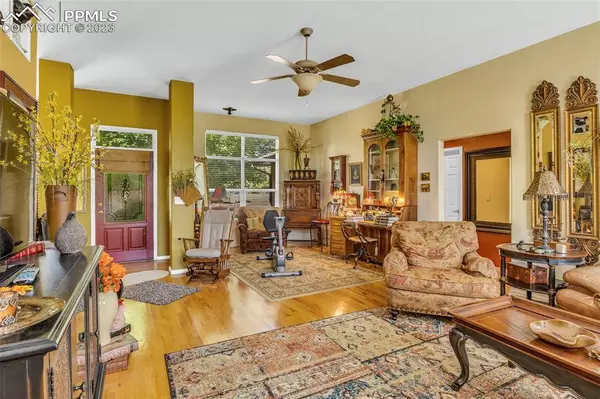 300 Riverview CT, Canon City, CO 81212