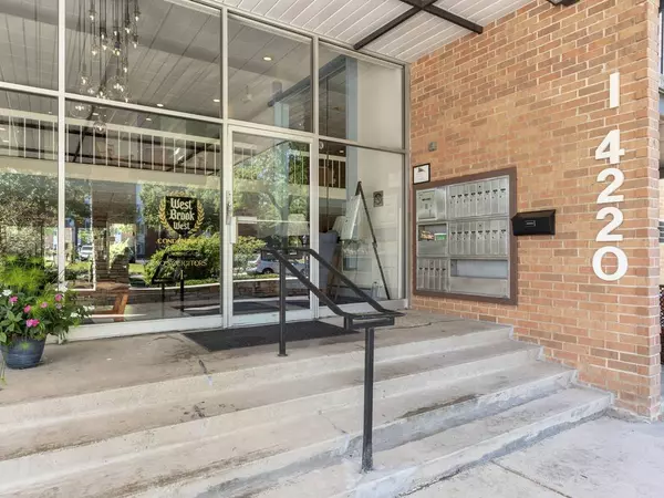 4220 Saratoga Avenue #315, Downers Grove, IL 60515