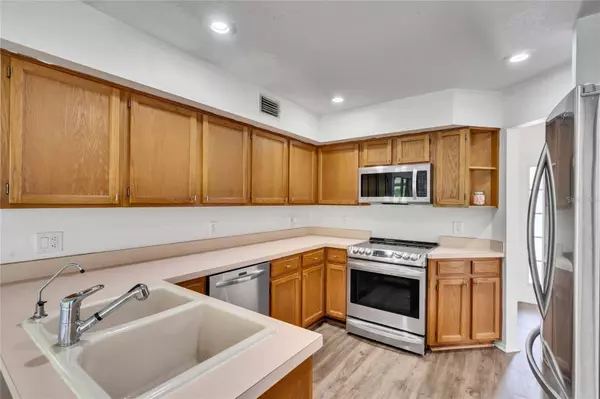 824 RIVER COVE AVE, Orlando, FL 32825