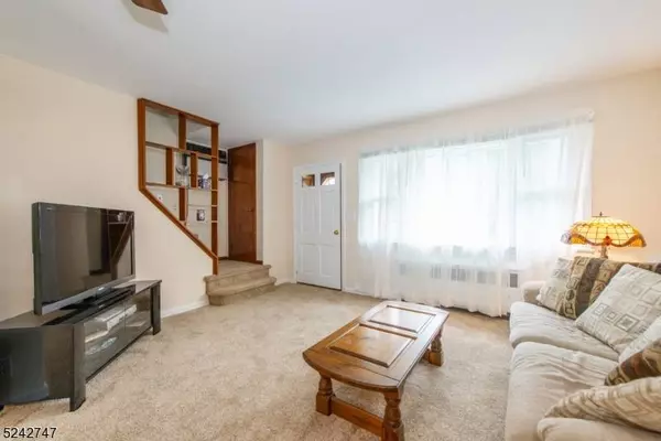 96 Dyer Ave, Clifton City, NJ 07014