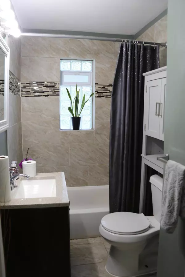 2 Ridge View Avenue, Florence, KY 41042