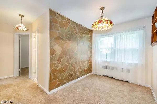 96 Dyer Ave, Clifton City, NJ 07014