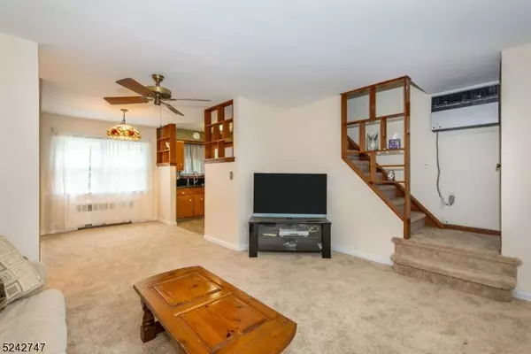 96 Dyer Ave, Clifton City, NJ 07014