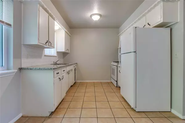 1516 MCGREGOR Drive, Midwest City, OK 73110