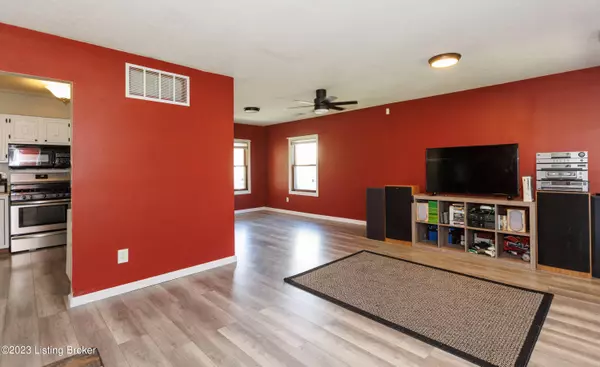 119 Sphere St, Louisville, KY 40229