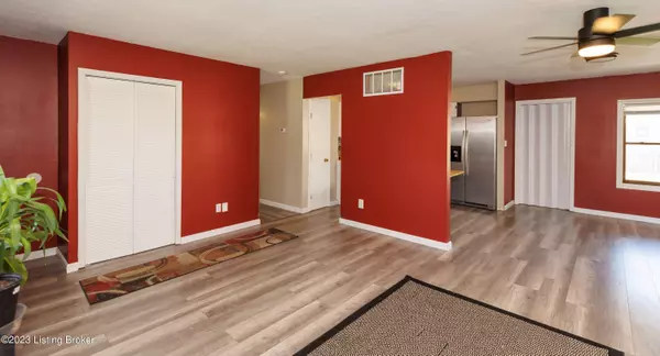 119 Sphere St, Louisville, KY 40229