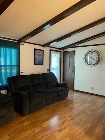 9 Jeri, Athol, MA 01331