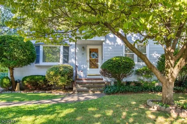 34 Princeton St, Clifton City, NJ 07014