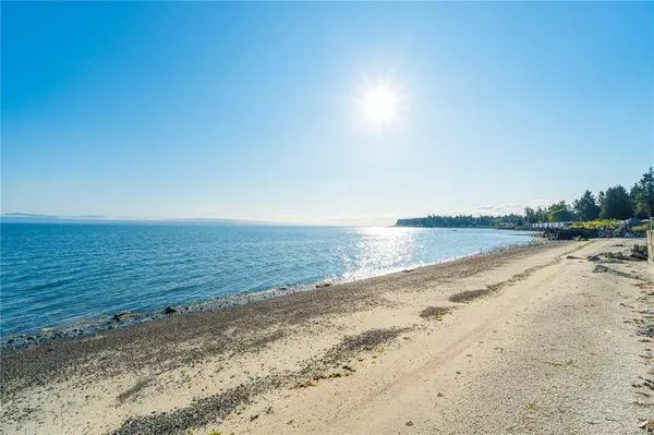 6115 Island Hwy W, Qualicum Beach, BC V9K 2E2