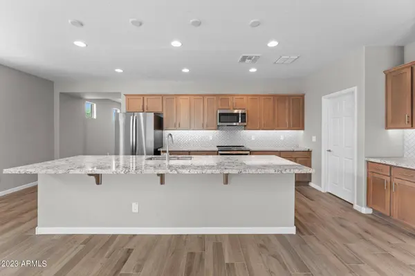 3261 MAVERICK Drive, Wickenburg, AZ 85390