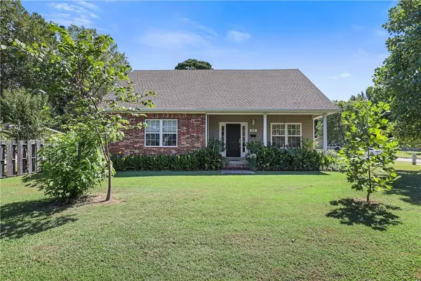 519 S 15th Street, Rogers, AR 72758