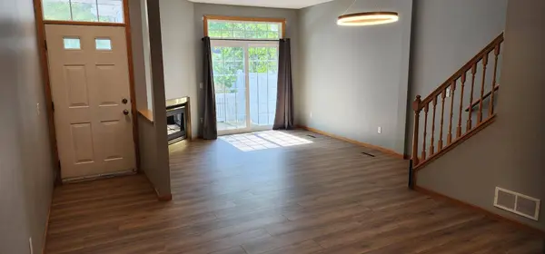 3804 Vermilion CT S, Eagan, MN 55122