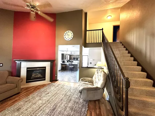 2520 MAPLE GROVE DR, Neenah, WI 54956