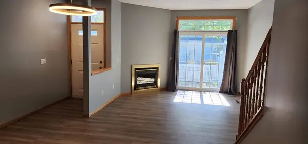 3804 Vermilion CT S, Eagan, MN 55122