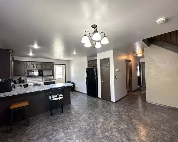 2520 MAPLE GROVE DR, Neenah, WI 54956