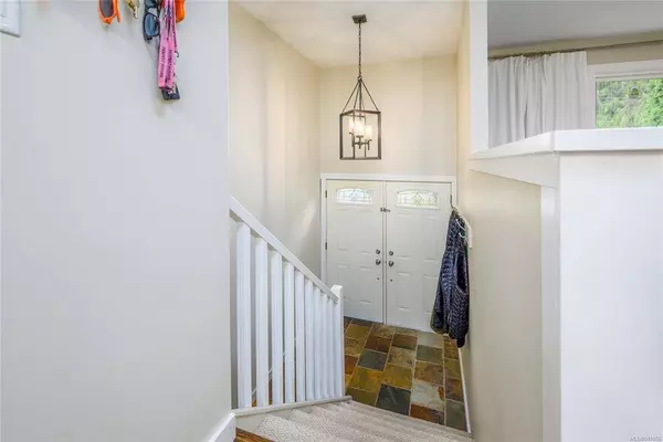 3088 Shamrock Pl, Nanaimo, BC V9T 2Z6