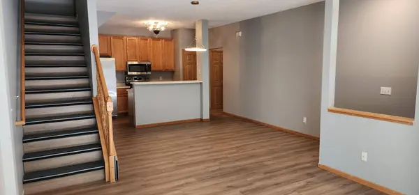 3804 Vermilion CT S, Eagan, MN 55122