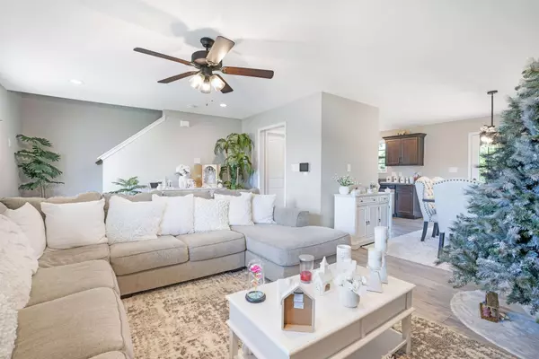 212 Sambar Dr, Clarksville, TN 37040