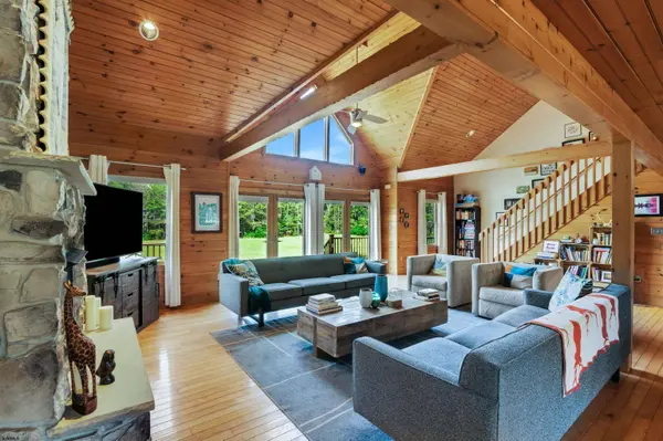 97 Carlisle Place Road, Leesburg, NJ 08327