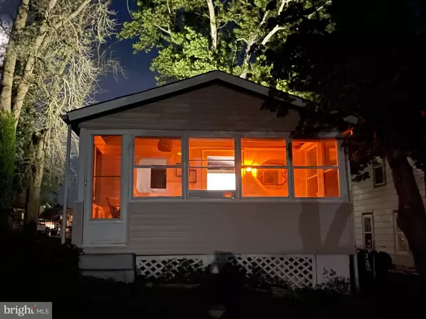 16 PENNSYLVANIA AVE, Earleville, MD 21919