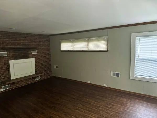 18453 Clyde Road, Homewood, IL 60430