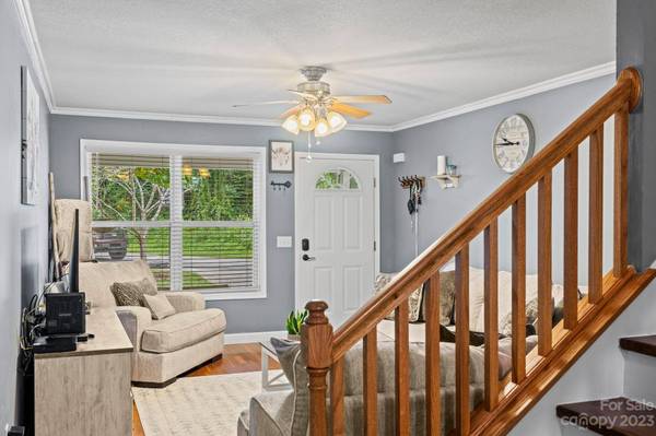 22 Macks WAY, Hendersonville, NC 28739