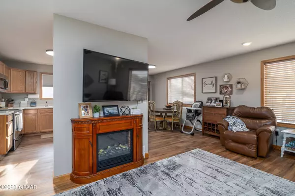 5155 7TH Avenue N, Grand Forks, ND 58203