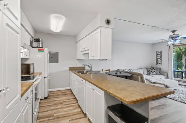 8935 Old Cedar AVE S #205, Bloomington, MN 55425