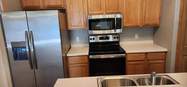 3804 Vermilion CT S, Eagan, MN 55122