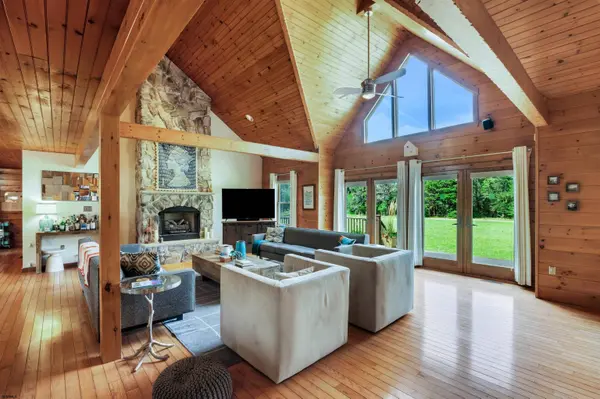 97 Carlisle Place Road, Leesburg, NJ 08327