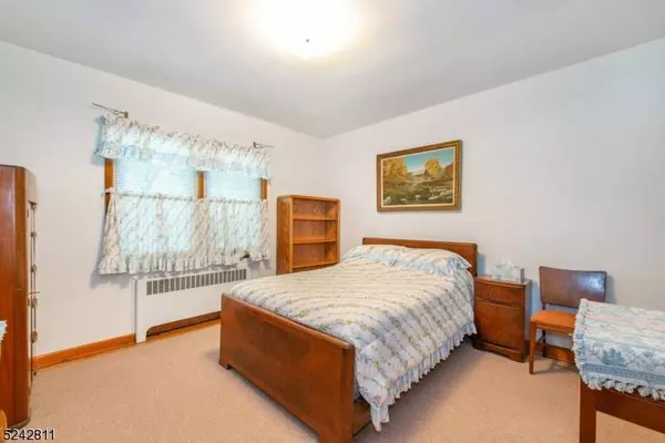 34 Princeton St, Clifton City, NJ 07014