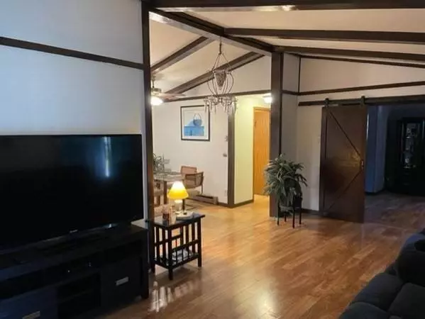 9 Jeri, Athol, MA 01331