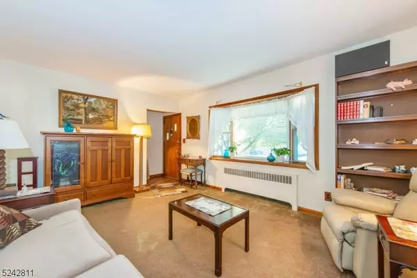 34 Princeton St, Clifton City, NJ 07014