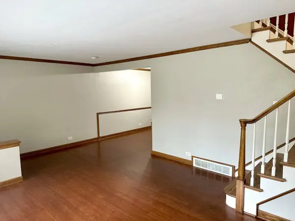 18453 Clyde Road, Homewood, IL 60430