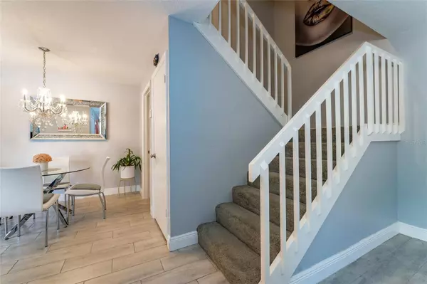 5287 CYPRESS CT #724, Orlando, FL 32811