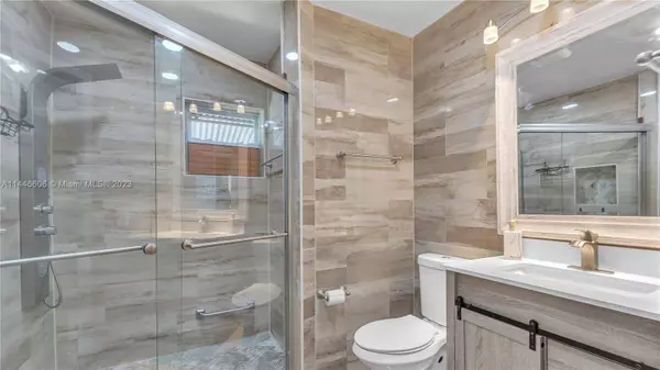 12062 SW 210th St, Miami, FL 33177