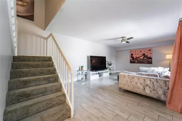 5287 CYPRESS CT #724, Orlando, FL 32811