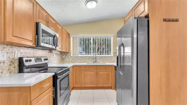 12062 SW 210th St, Miami, FL 33177