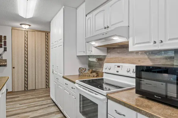 8935 Old Cedar AVE S #205, Bloomington, MN 55425