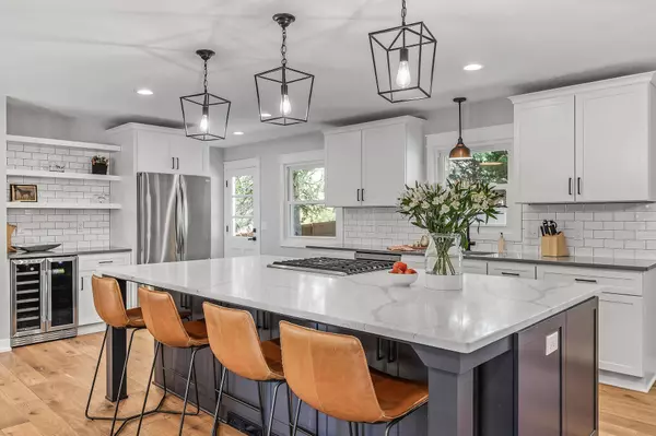 4916 Lantana LN, Edina, MN 55435