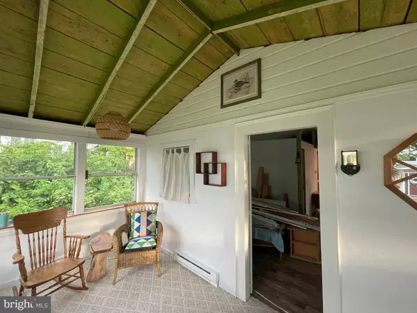 16 PENNSYLVANIA AVE, Earleville, MD 21919