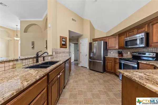 2808 Meadow Wood DR, Temple, TX 76502