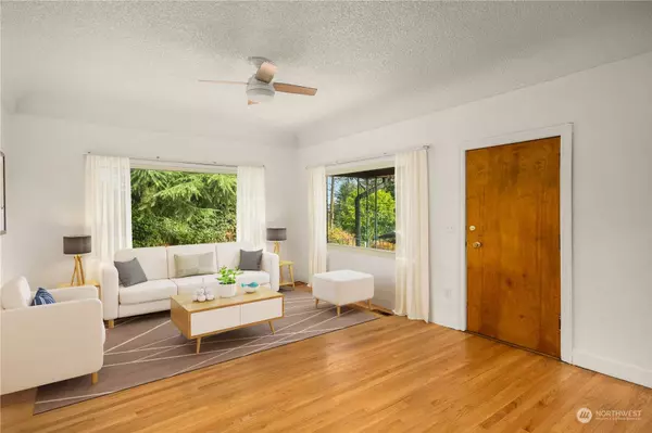 12021 16th AVE S, Seattle, WA 98168