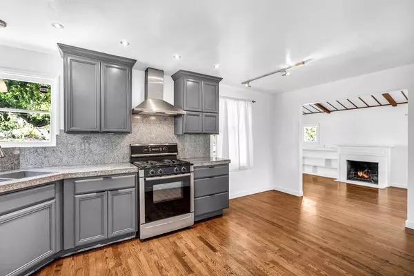 1221 48th ST, Sacramento, CA 95819