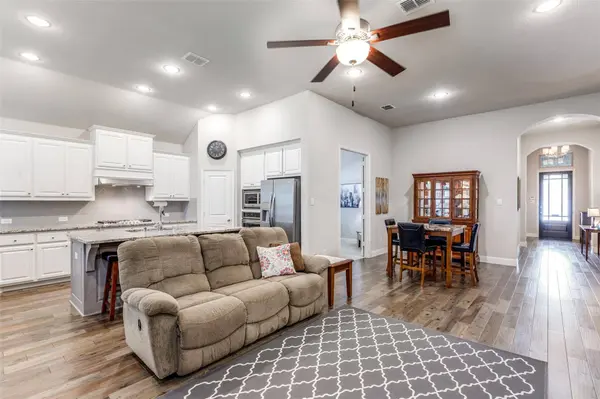 8009 Deep Water Cove, Mckinney, TX 75071