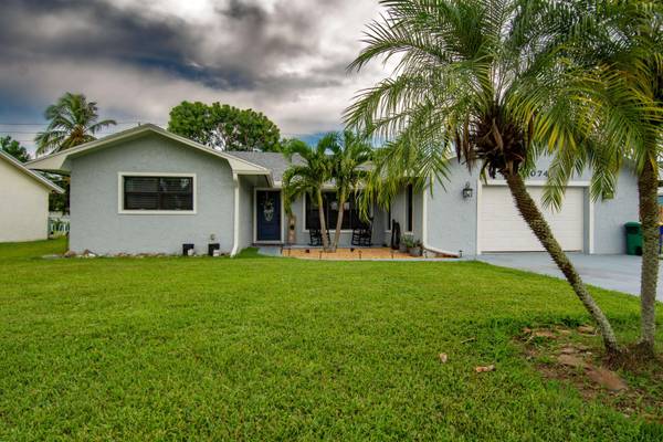 1074 NW 12th TER, Stuart, FL 34994