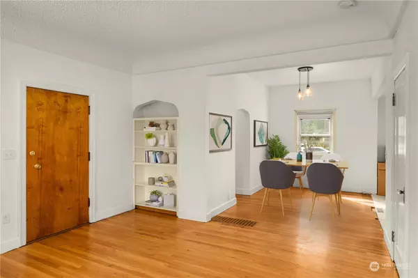 12021 16th AVE S, Seattle, WA 98168