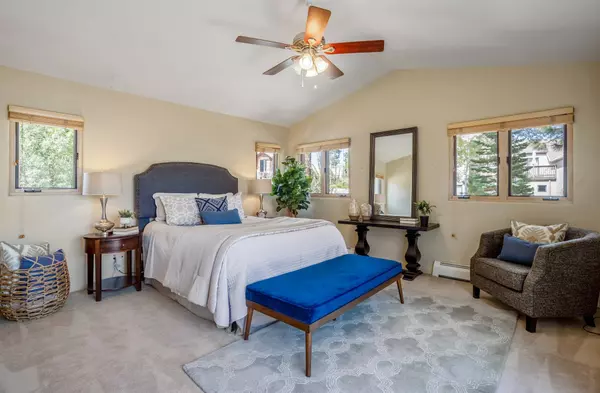 5080 Eaton PL, Los Alamos, NM 87544