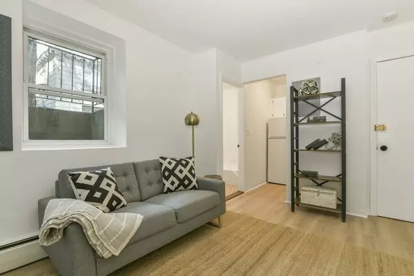 1800 Massachusetts Avenue #6, Cambridge, MA 02140