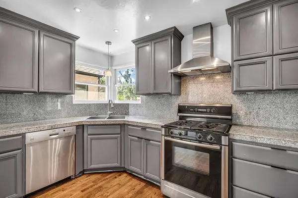 1221 48th ST, Sacramento, CA 95819